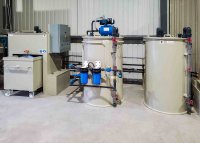 SW200 wastewater treatment system with a semi-automatic reactor and tanks