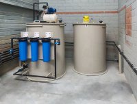 Wastewater storage tank 1000 L (right) - Clean water recycling tank 1000 L (left)