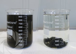 Coagulation phenomenon from a water sample resulting from a grinding and washing process of plastics