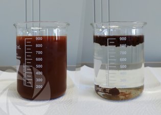 Coagulation of metal particles and other pollutant present in steam generator washing water