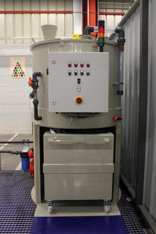 Control panel integrated to the water-recycling unit