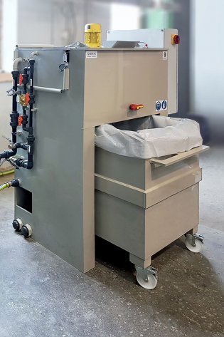 Industrial washing water treatment unit